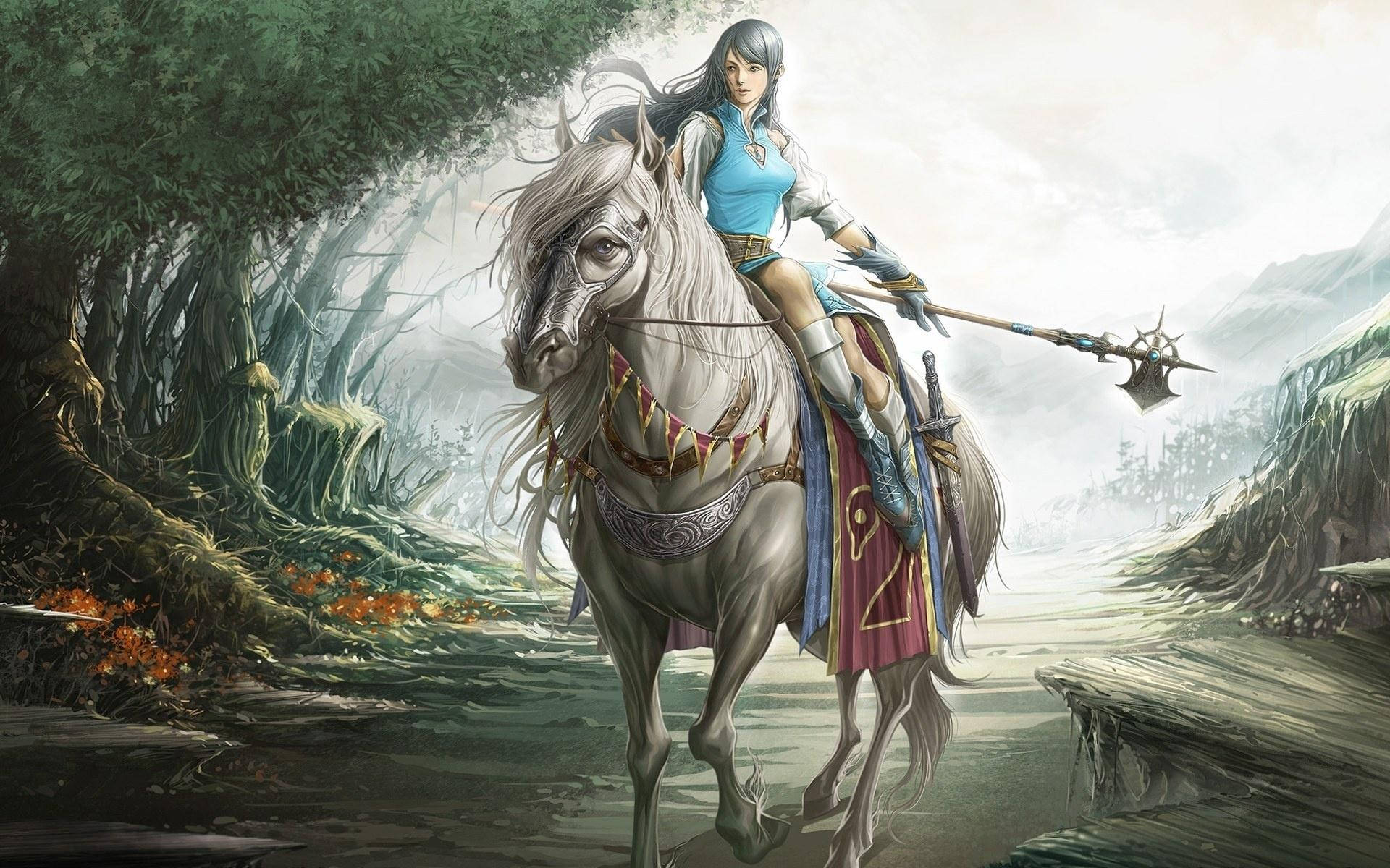 女騎士騎白馬 壁紙 — 一位女戰士騎著一匹雄偉的白馬，穿過迷霧森林，森林中有發光的橙色花朵和遠山。