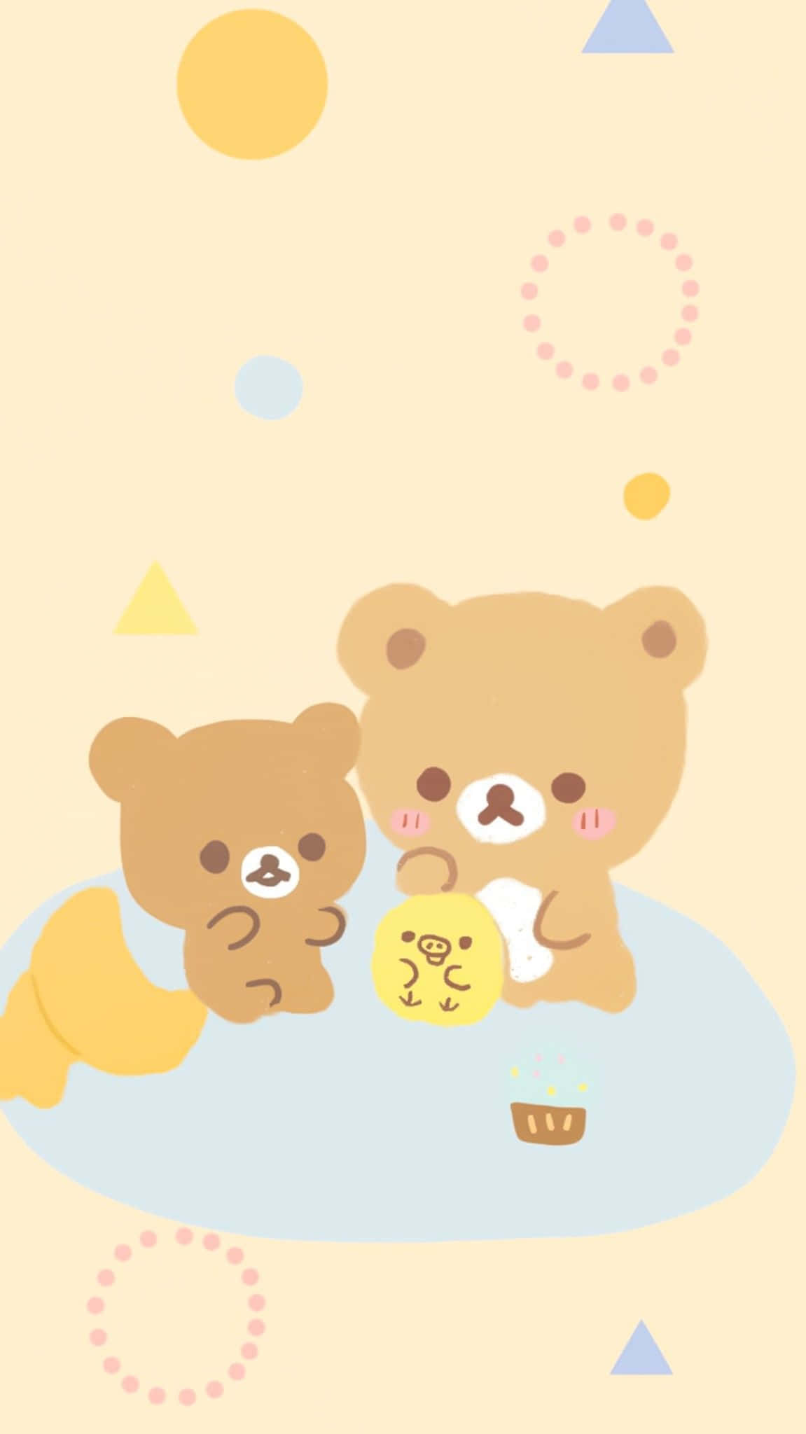 好可愛啊！ 壁紙 — 兩隻可愛的卡通熊一起坐在雲上，抱著一個黃色毛絨玩具，附近有一個杯子蛋糕。