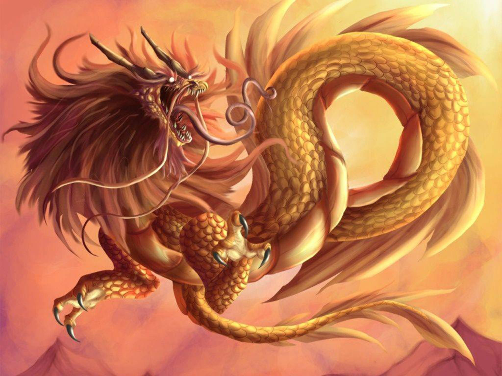 威嚴東方龍藝術 壁紙 — 一隻雄偉的金龍，飄逸的鬃毛和利爪，在溫暖的漸變天空中翱翔。