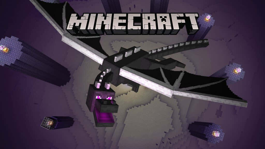 威嚴的末影龍矗立於《我的世界》之上 壁紙 — 像素化的 Minecraft 終界龍在紫色虛空上方翱翔，周圍有浮動的終界水晶，遊戲標題在上方。