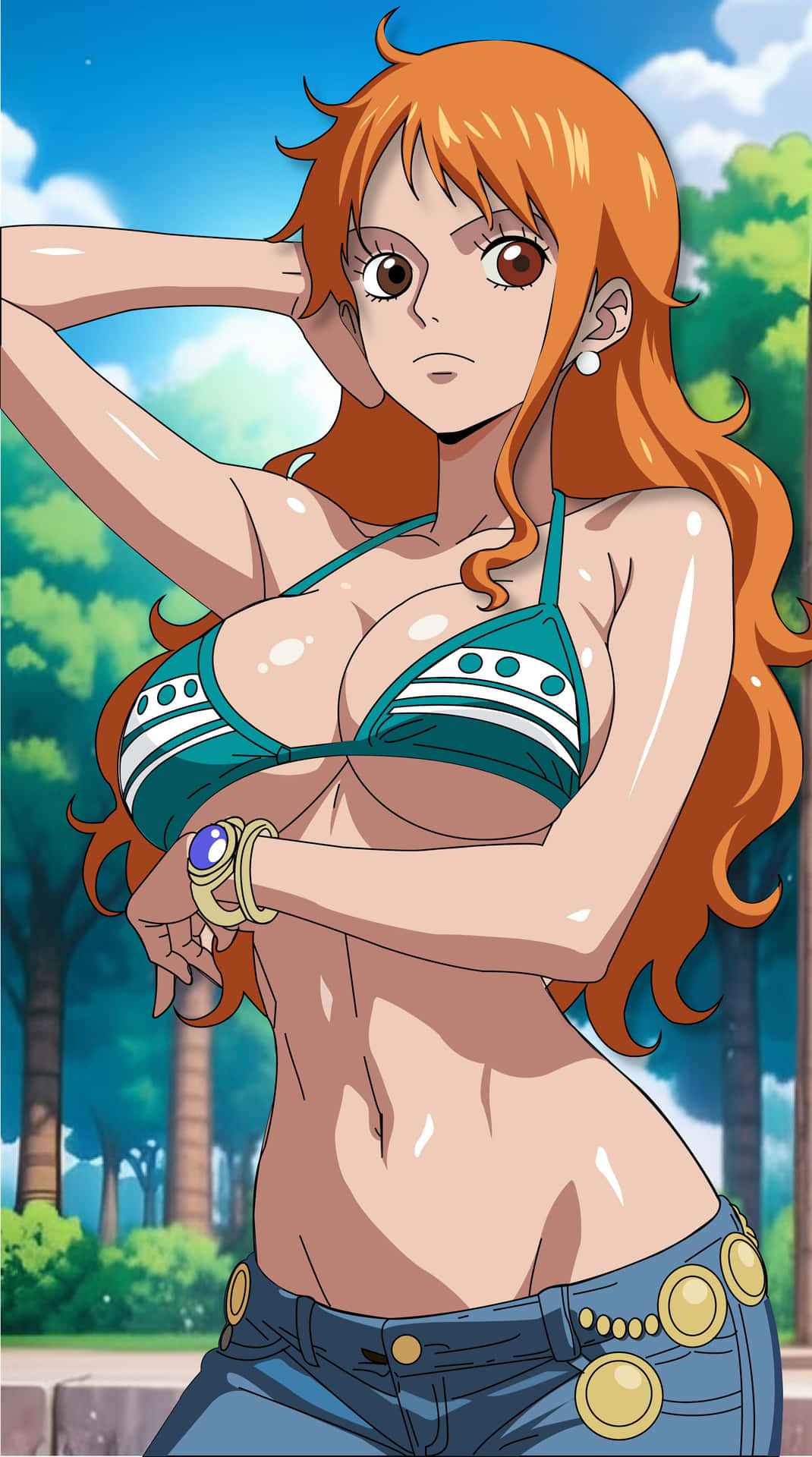 娜美 壁紙 — 一個充滿活力的動漫女孩，擁有火紅的橙色頭髮和青綠色比基尼上衣，在明亮的藍天下自信地站在戶外。