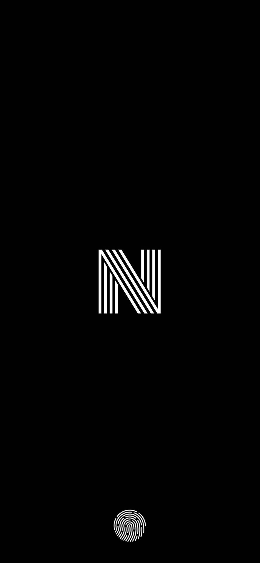 極簡黑色背景，帶有白色風格化 N 和指紋圖示。