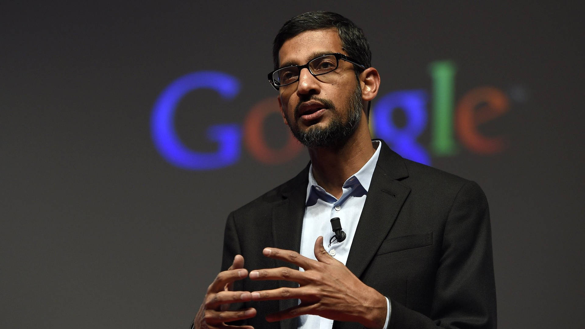 Sergey Brin 在Google活動中進行簡報。