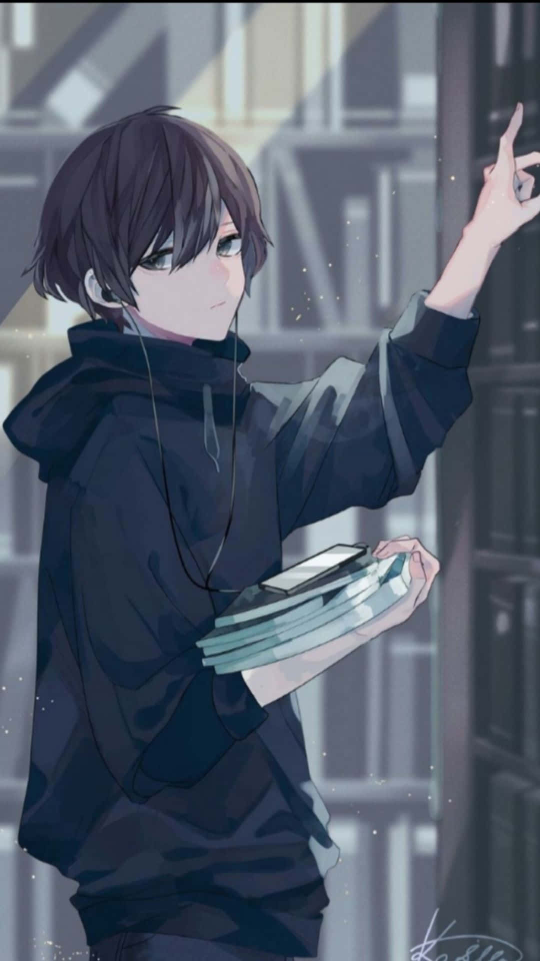 動漫男孩穿著連帽衫，在發光的圖書館裡拿著書和手機。