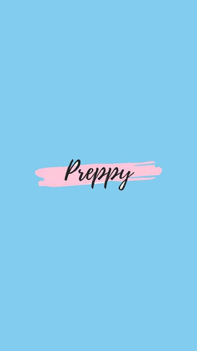 學院風極簡設計 壁紙 — 「Preppy」一詞以黑色草書字體居中顯示在粉紅色筆觸上，背景為純淺藍色。