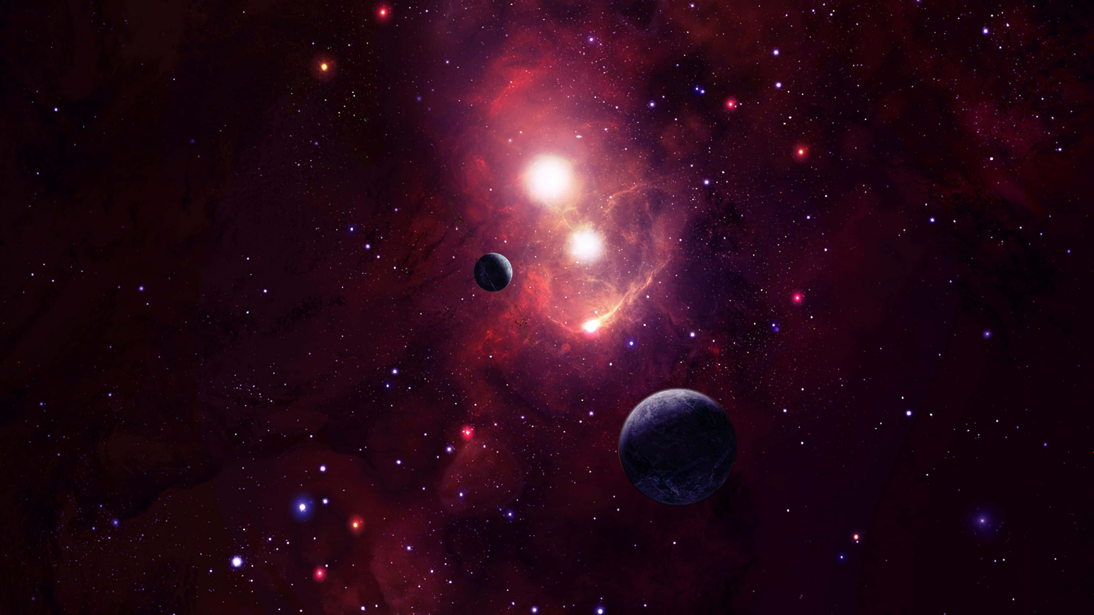 Cosmic Rays 桌布 壁紙 — 宇宙星雲散發出火紅與橙色的光芒，兩顆行星在佈滿星辰的虛空中飄移。