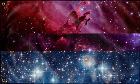 宇宙風雙性戀旗幟詮釋 壁紙 — 充滿活力的宇宙星雲在星場背景下以洋紅色和藍色色調發光，形成三聯幅太空全景。