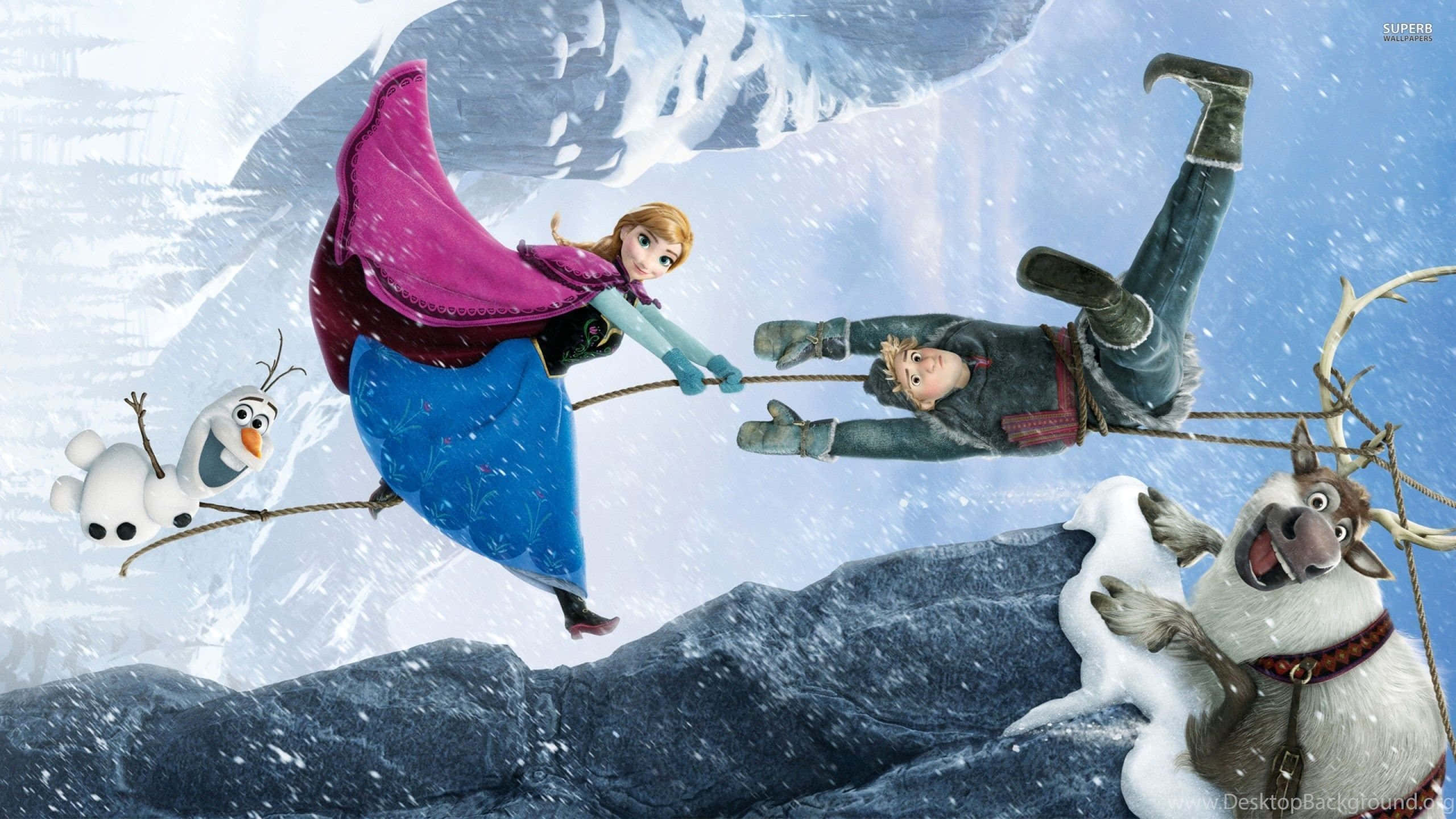 雪人 桌布 壁紙 — 安娜和克里斯托夫在雪崖上盪繩索，下方有奧拉夫和斯文，構成動態的冬季場景。