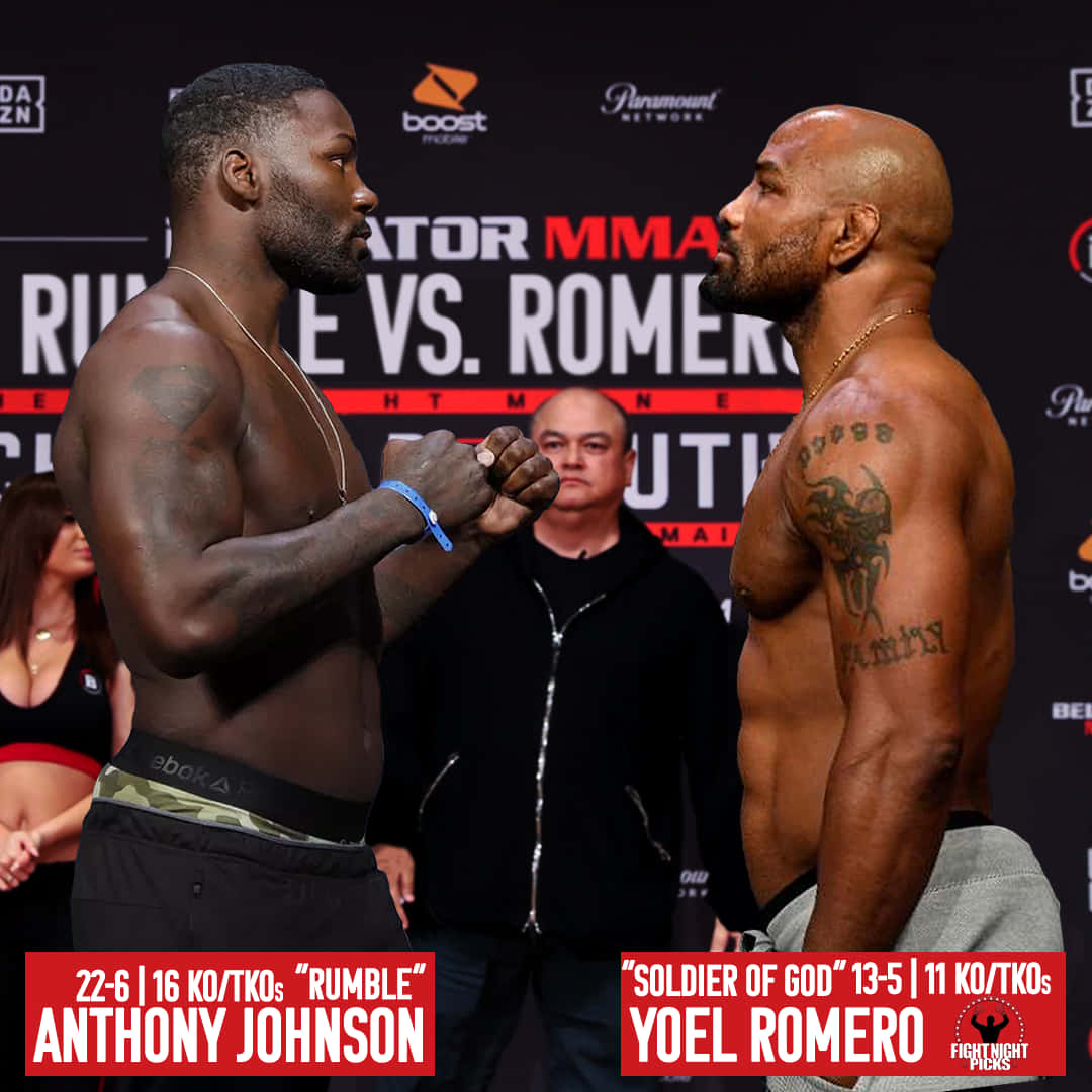 安東尼·約翰遜與羅爾·羅梅羅，Bellator 2001 壁紙 — 兩名肌肉發達的MMA拳手在稱重活動中緊張對峙，身後有贊助商標誌。