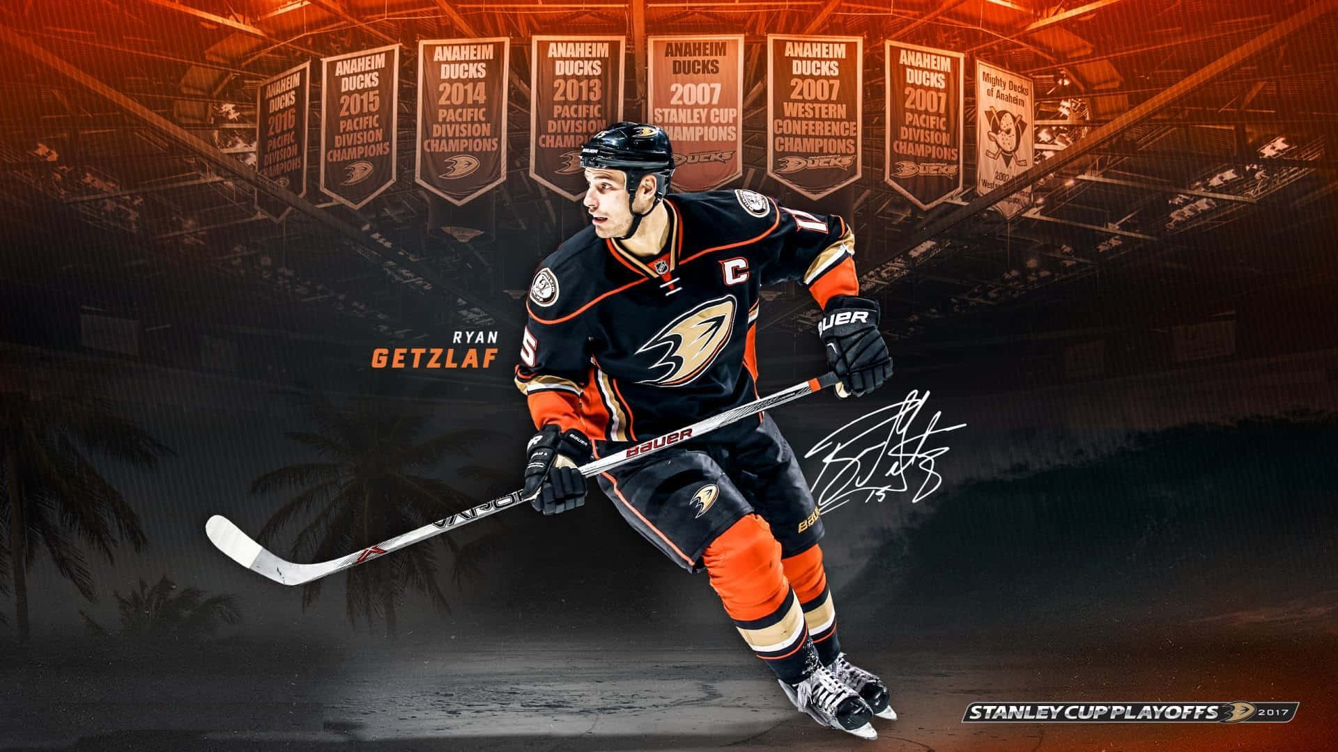 冰球運動員 Ryan Getzlaf 身穿 Ducks 隊服在史丹利盃季後賽期間滑冰。
