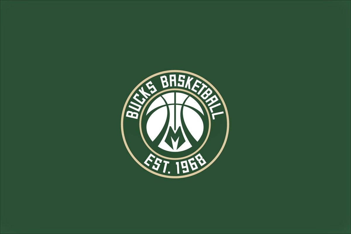 密爾瓦基 bucks 矢量藝術 壁紙 — 簡約綠色背景上展示密爾沃基公鹿籃球隊標誌，以白色和金色呈現，並附有「EST. 1968」文字。