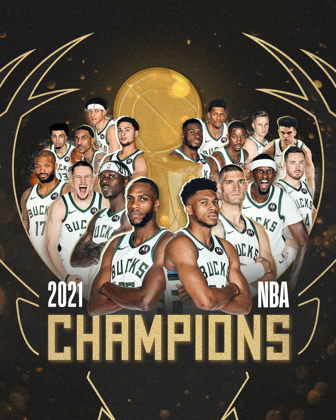 密爾瓦基 bucks 籃球隊 壁紙 — 密爾沃基公鹿隊 2021 NBA 冠軍團隊肖像，金色獎盃和粗體文字，深色背景。