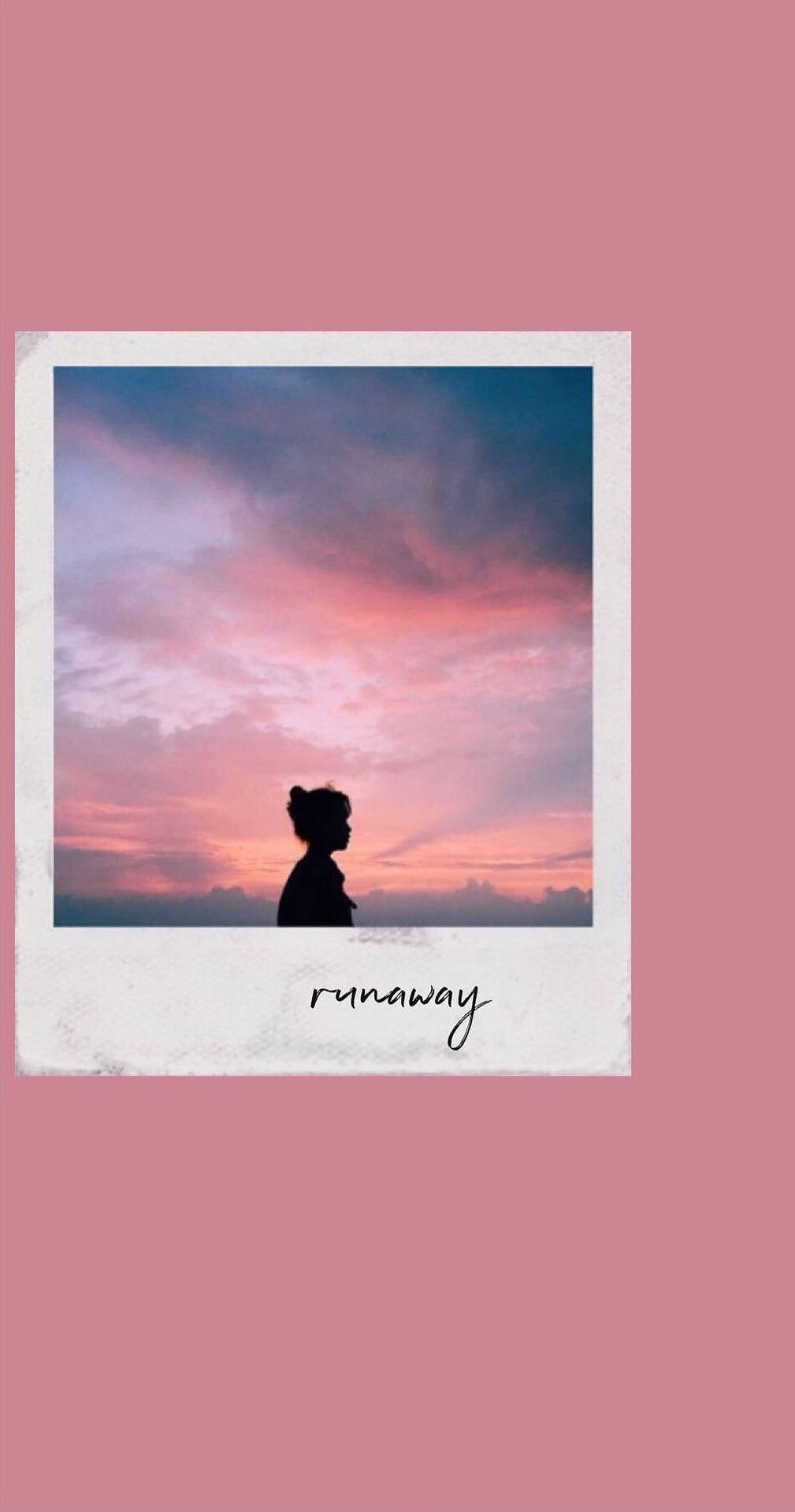 一個人的剪影，背景是色彩繽紛的日落天空，下方寫著 runaway 這個詞。 — 寶麗來 GIF 壁紙