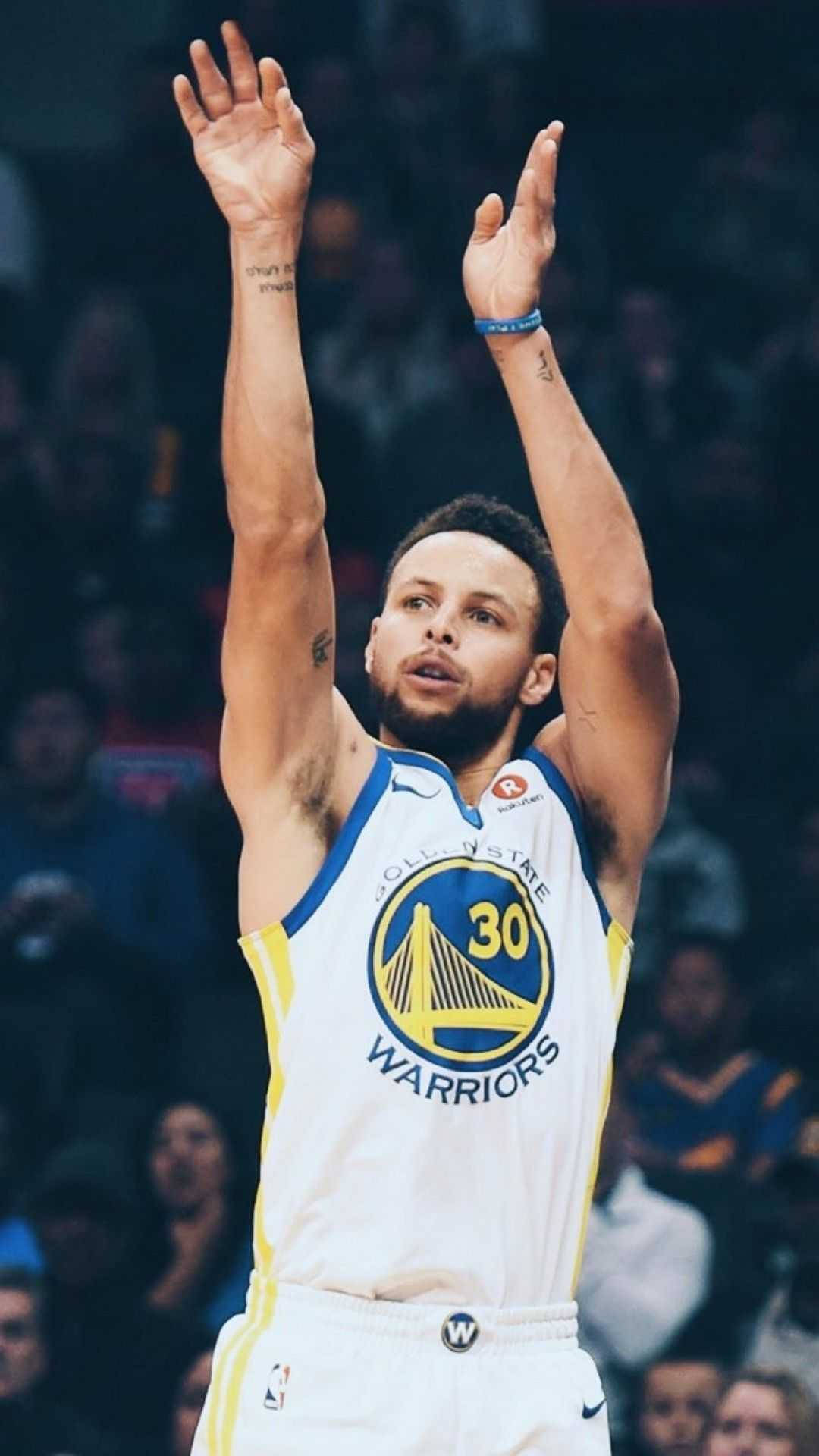 史提芬居里在NBA比賽中投籃。