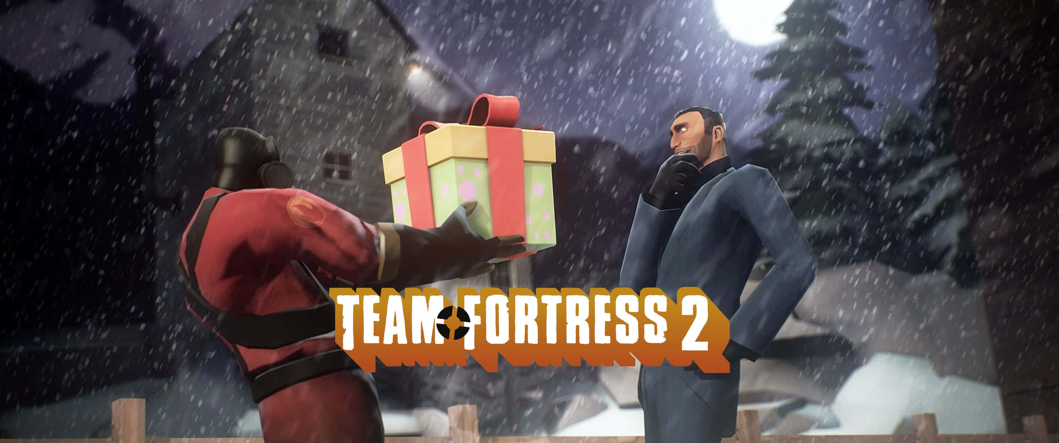 將戰場帶到身邊：3440 x 1440p Team Fortress 2 壁紙 — 《Team Fortress 2》中一個積雪的夜晚場景，一名身穿紅色衣服的士兵在滿月下向一名身穿藍色西裝的男子贈送禮物。