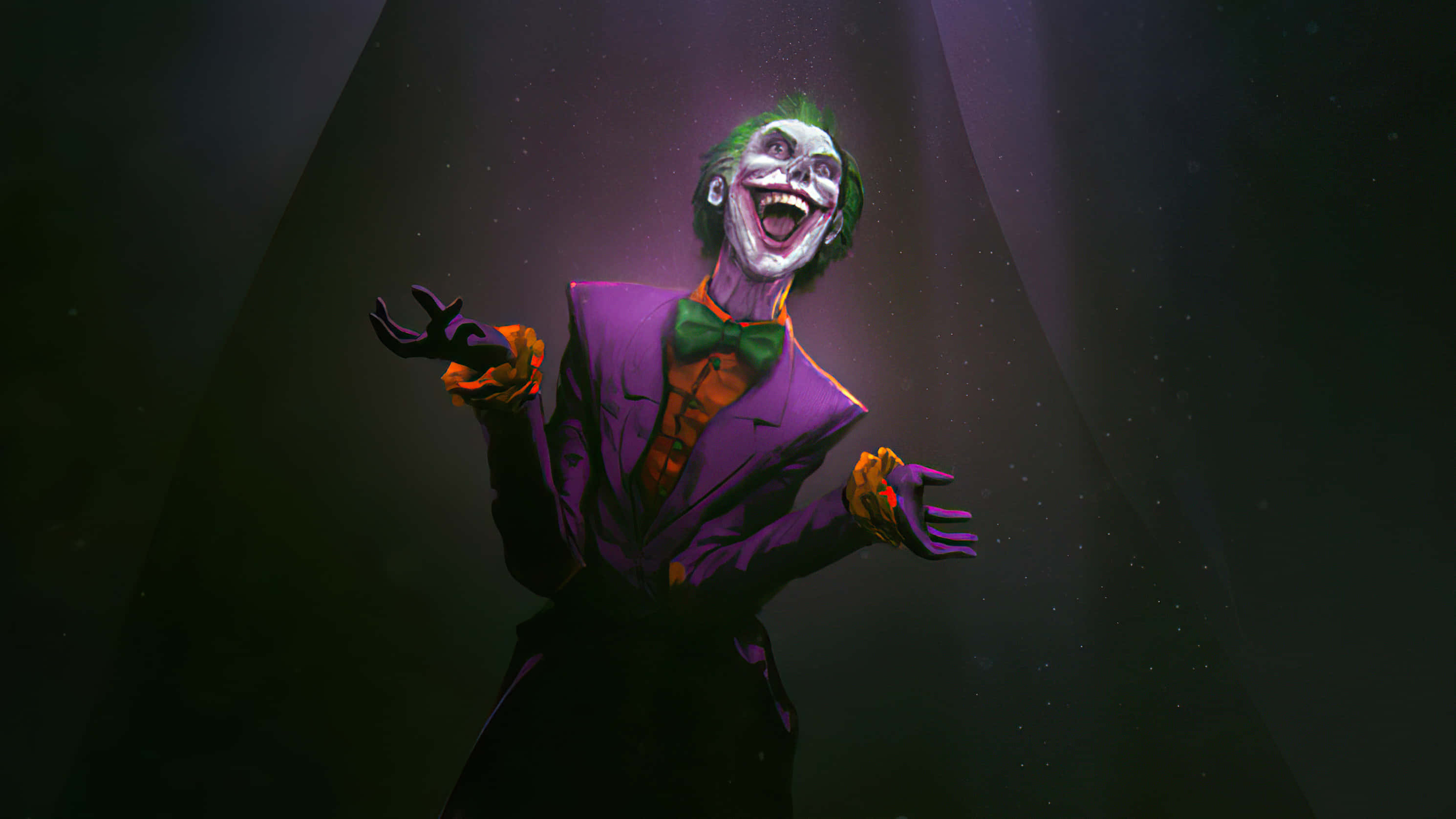 Joker Laughing 桌布 壁紙 — 小丑在聚光燈下狂笑，身穿紫色西裝、綠色領結和橙色手套，背景是黑暗的舞台。