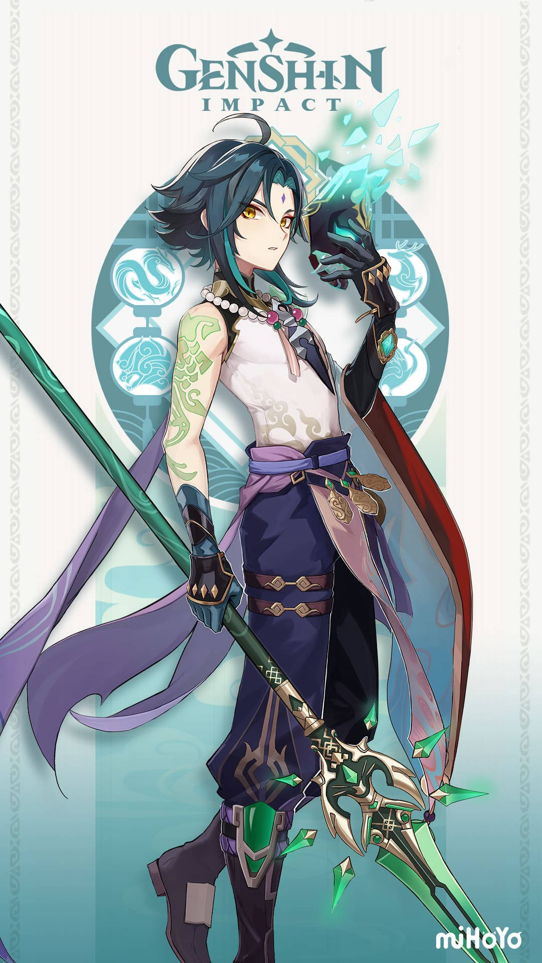 來自遊戲《原神》的動漫戰士，手持綠色武器，身披紫色披風。