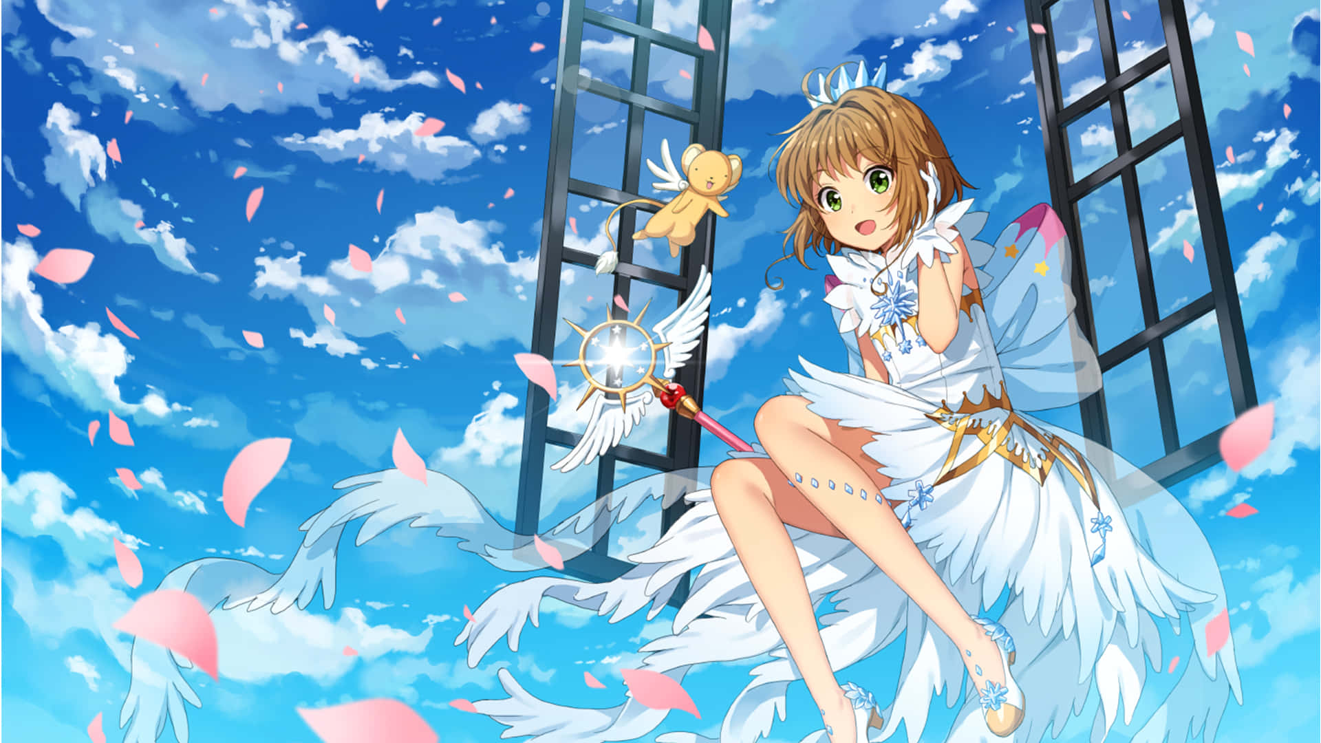小櫻強化她的魔法力量 壁紙 — 一個開心的動漫女孩，長有翅膀和魔法棒，坐在梯子上，背景是明亮的藍天和飄落的粉紅色花瓣。