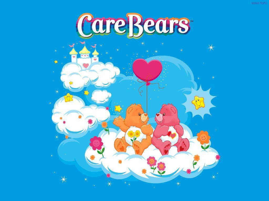 兩隻Care Bears在雲上，有心形氣球和城堡在上方。