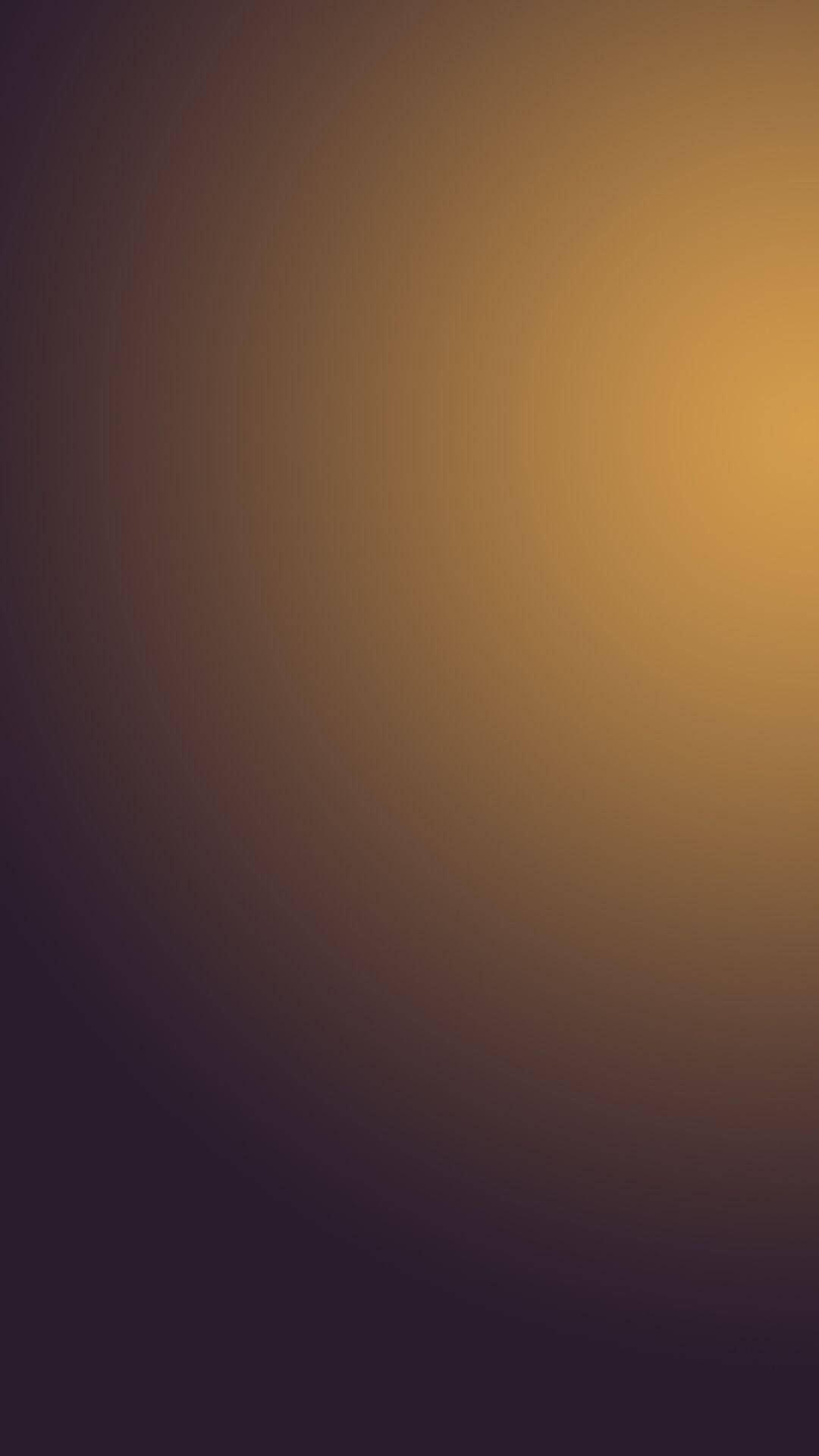 小米暗夜微光 壁紙 — 平滑漸變從深紫色過渡到溫暖的金黃色，營造出寧靜的抽象光芒。