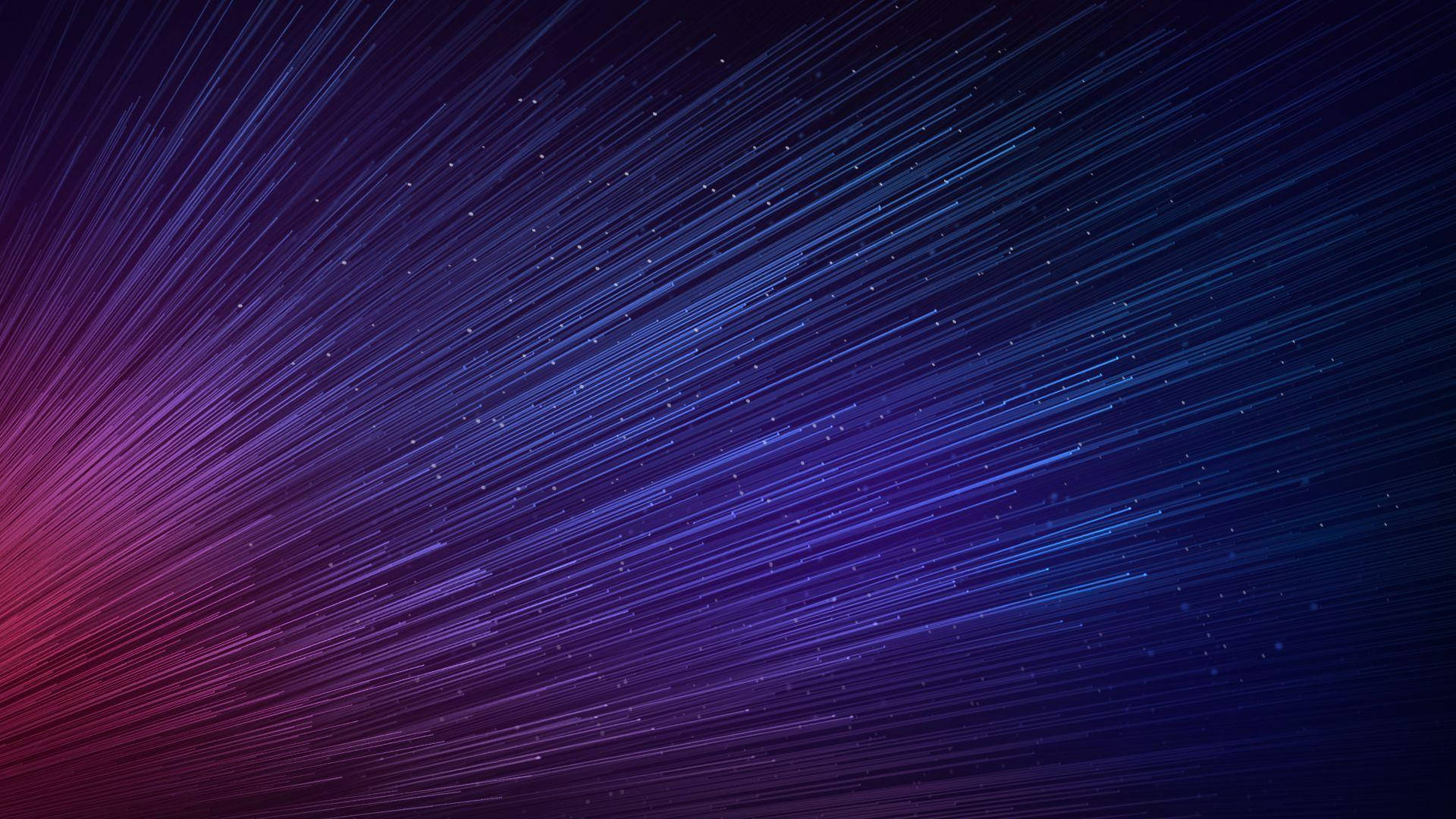 小米流星夜空 壁紙 — 紫色和藍色光芒的輻射條紋對角線地穿過一個佈滿發光粒子的宇宙虛空。