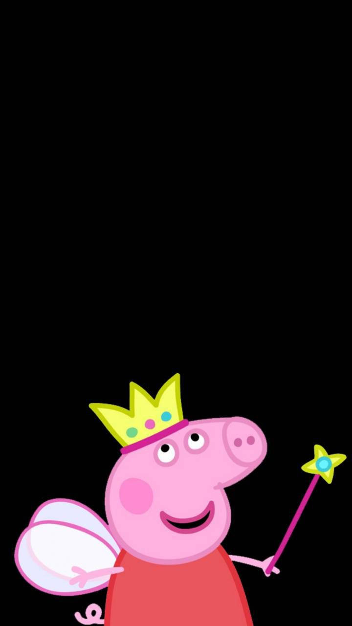 小豬佩奇穿仙子服裝手機壁紙 壁紙 — Peppa Pig 打扮成仙女，戴著皇冠，手持魔法棒，背景為黑色。
