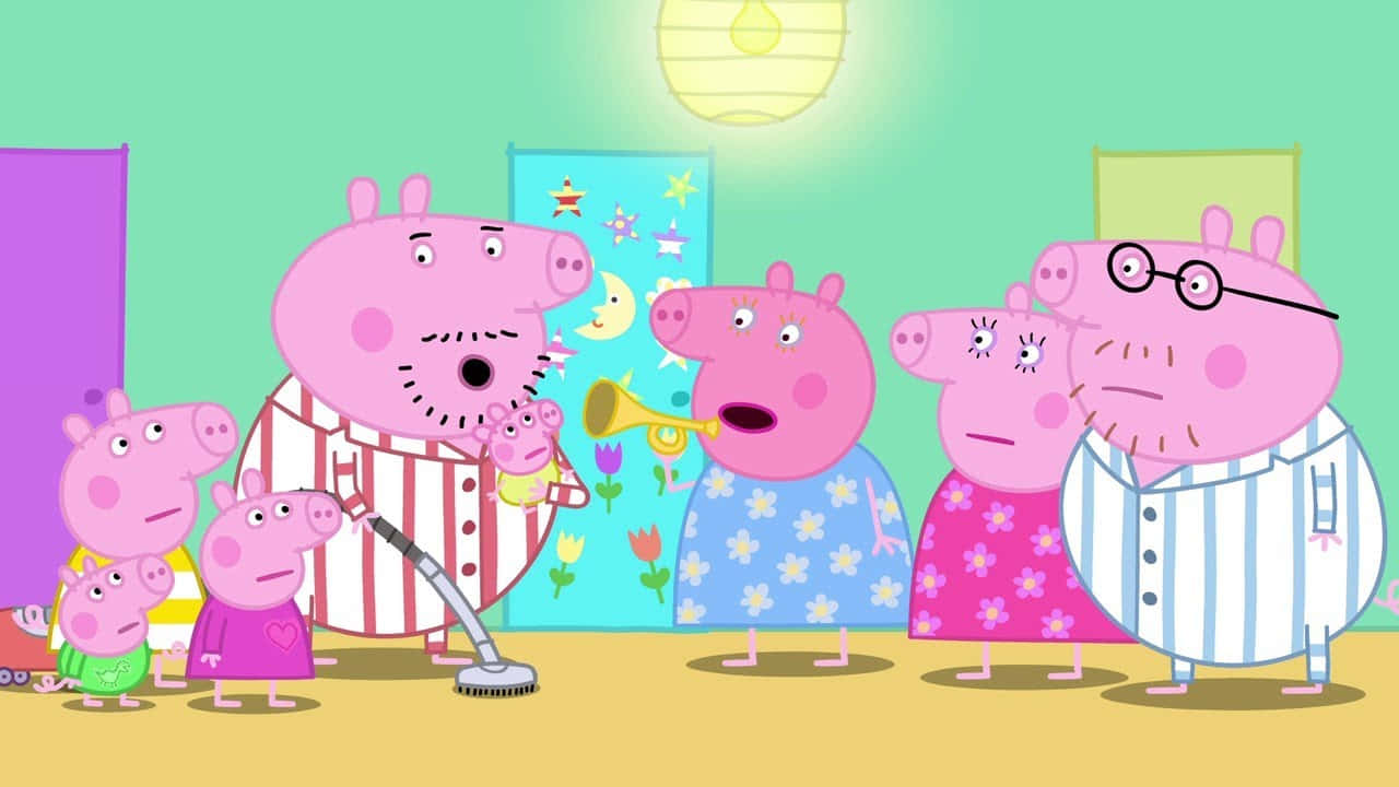 Peppa Pig 一家在客廳，爸爸豬吸塵，媽媽豬吹小號。