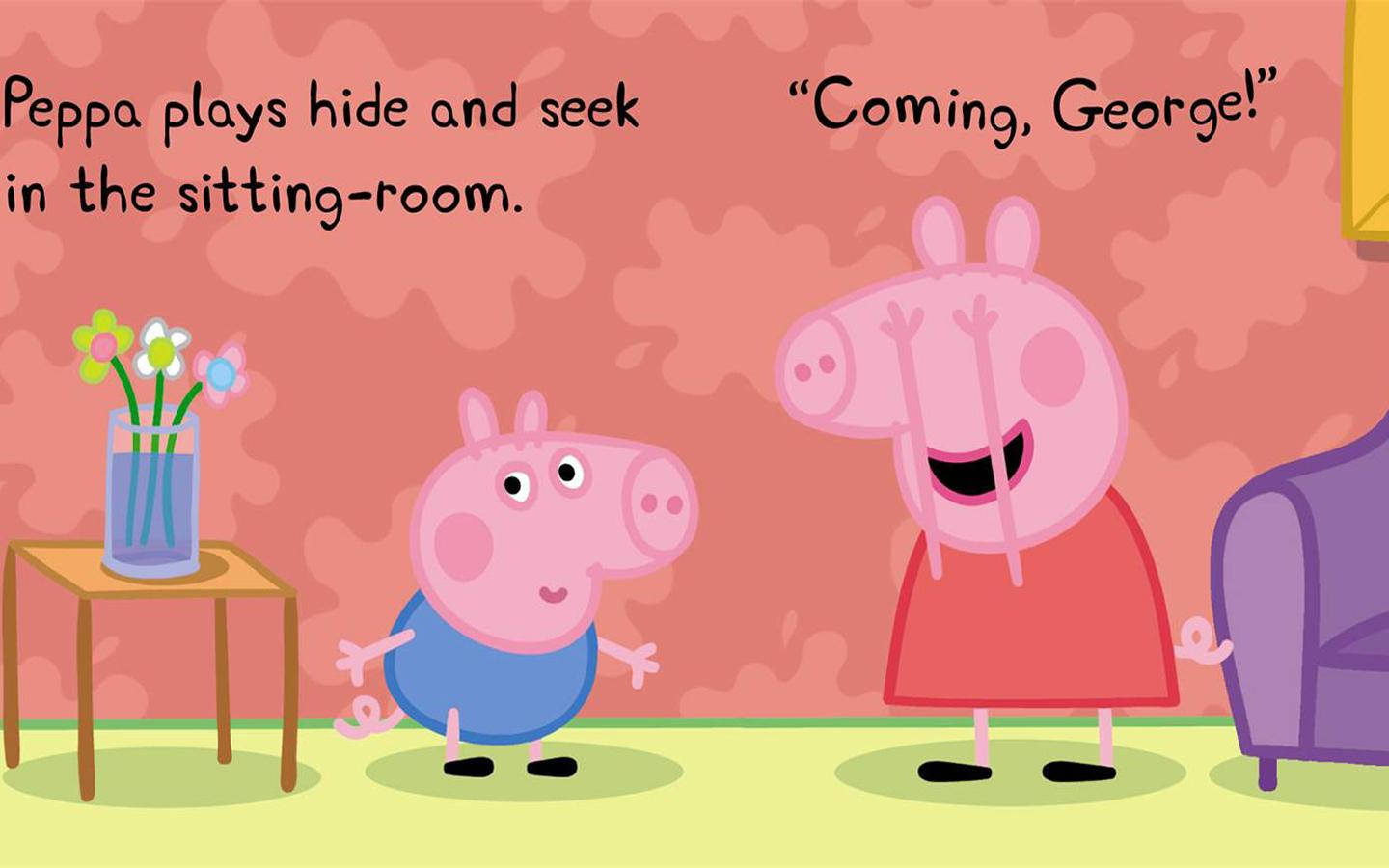 Peppa Pig 和 George 在一個有花和梳化的客廳裡玩捉迷藏。