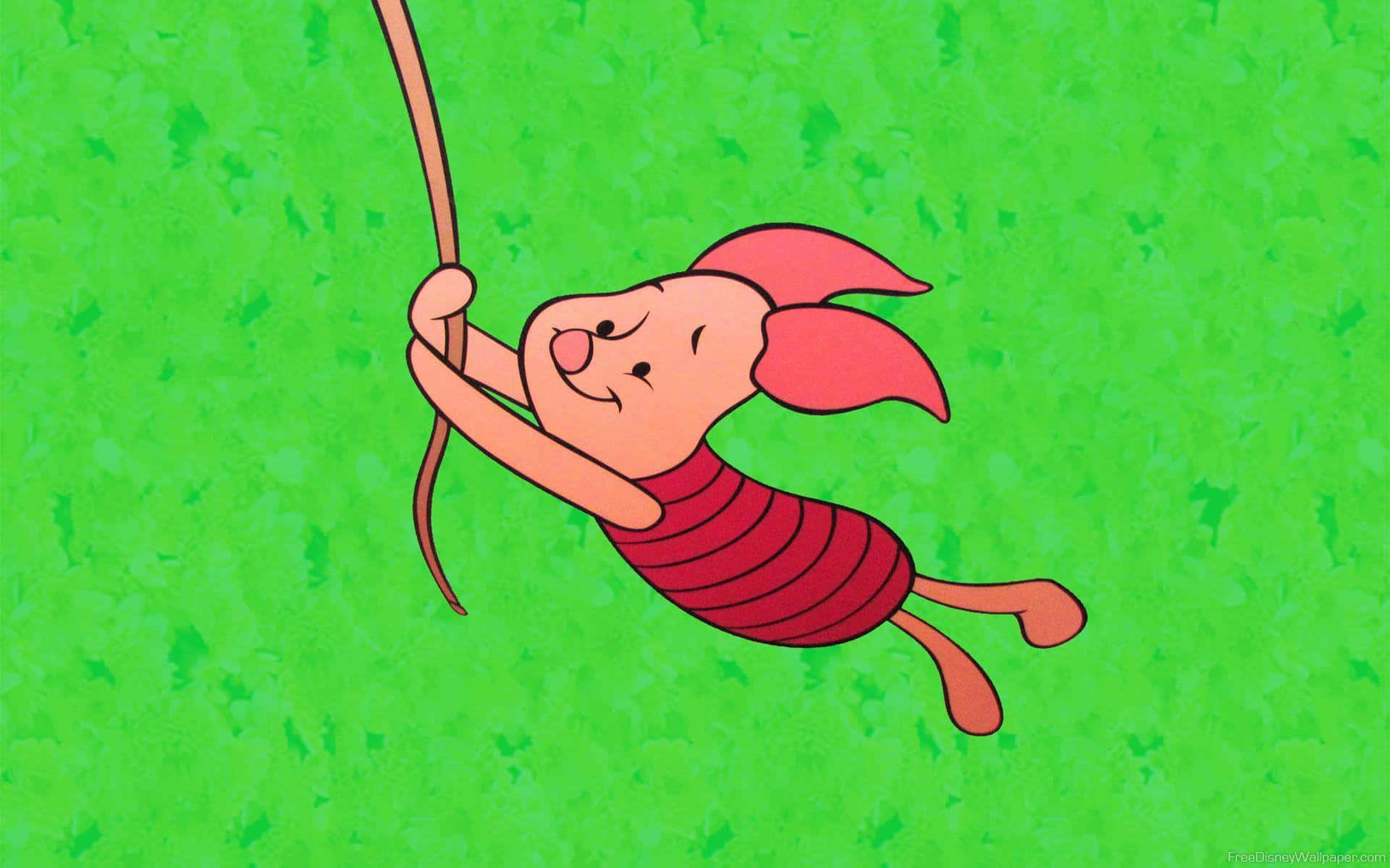 Piglet 桌布 壁紙 — 小豬在經典迪士尼動畫中，在帶有紋理的綠色背景前，快樂地在繩索上盪來盪去。