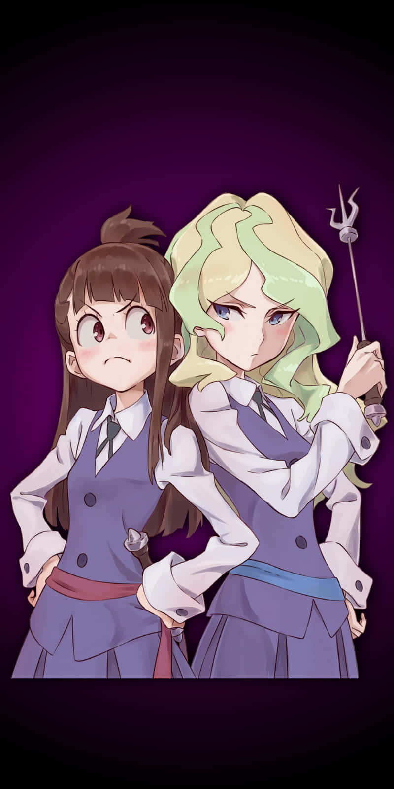 兩個穿著校服的動漫女孩背對背站著，其中一個手持三叉戟。
