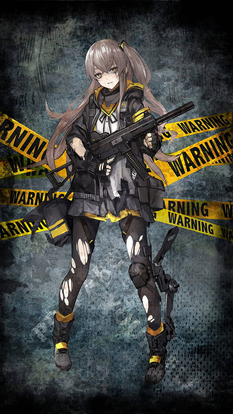 少女前線動漫射擊 壁紙 — 一位堅定的銀髮動漫女孩在粗糙的黑暗背景中，於交錯的黃色警告膠帶間揮舞步槍。