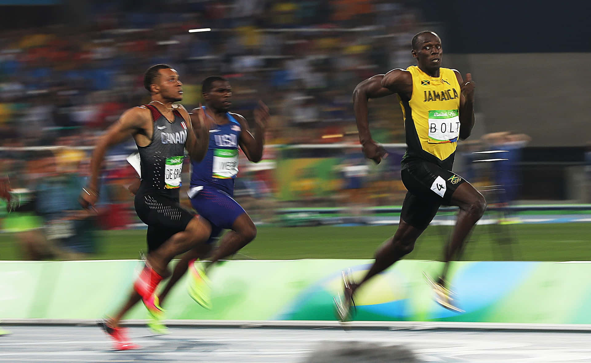 Usain Bolt 在夜間奧運跑道比賽中領先短跑選手。