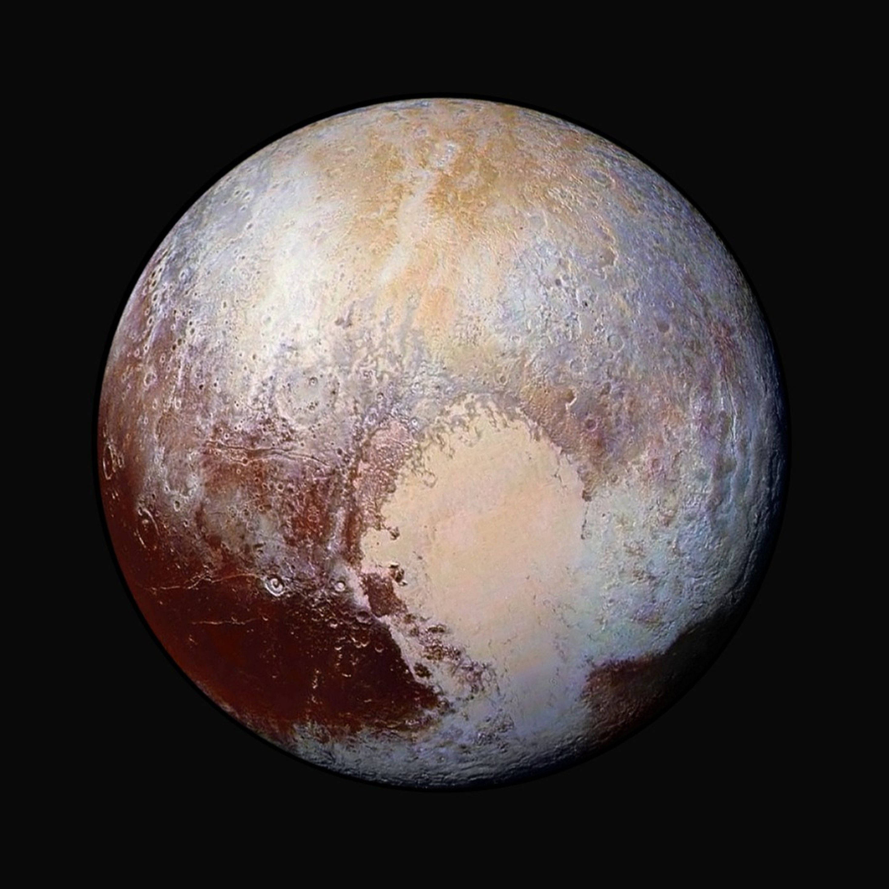 山嶽地貌的冥王星 壁紙 — 冥王星的詳細視圖，展示其多樣的冰原地形和紅褐色區域，背景是漆黑的太空。