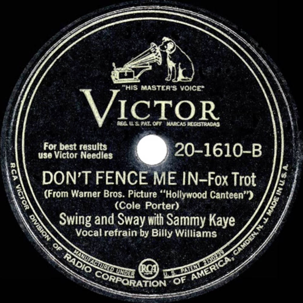 Sammy Kaye 的 Don't Fence Me In 的復古 Victor 唱片標籤，帶有 Nipper 狗標誌。