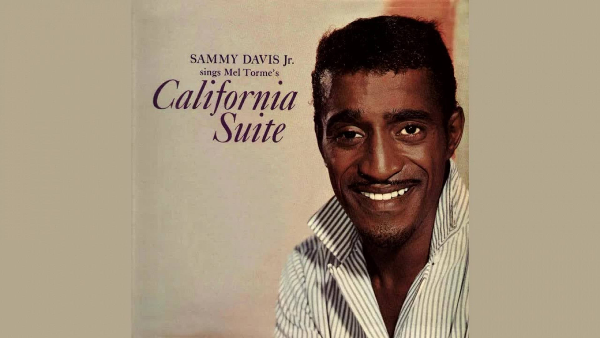 Sammy Davis Jr. 在其《California Suite》專輯封面上微笑。