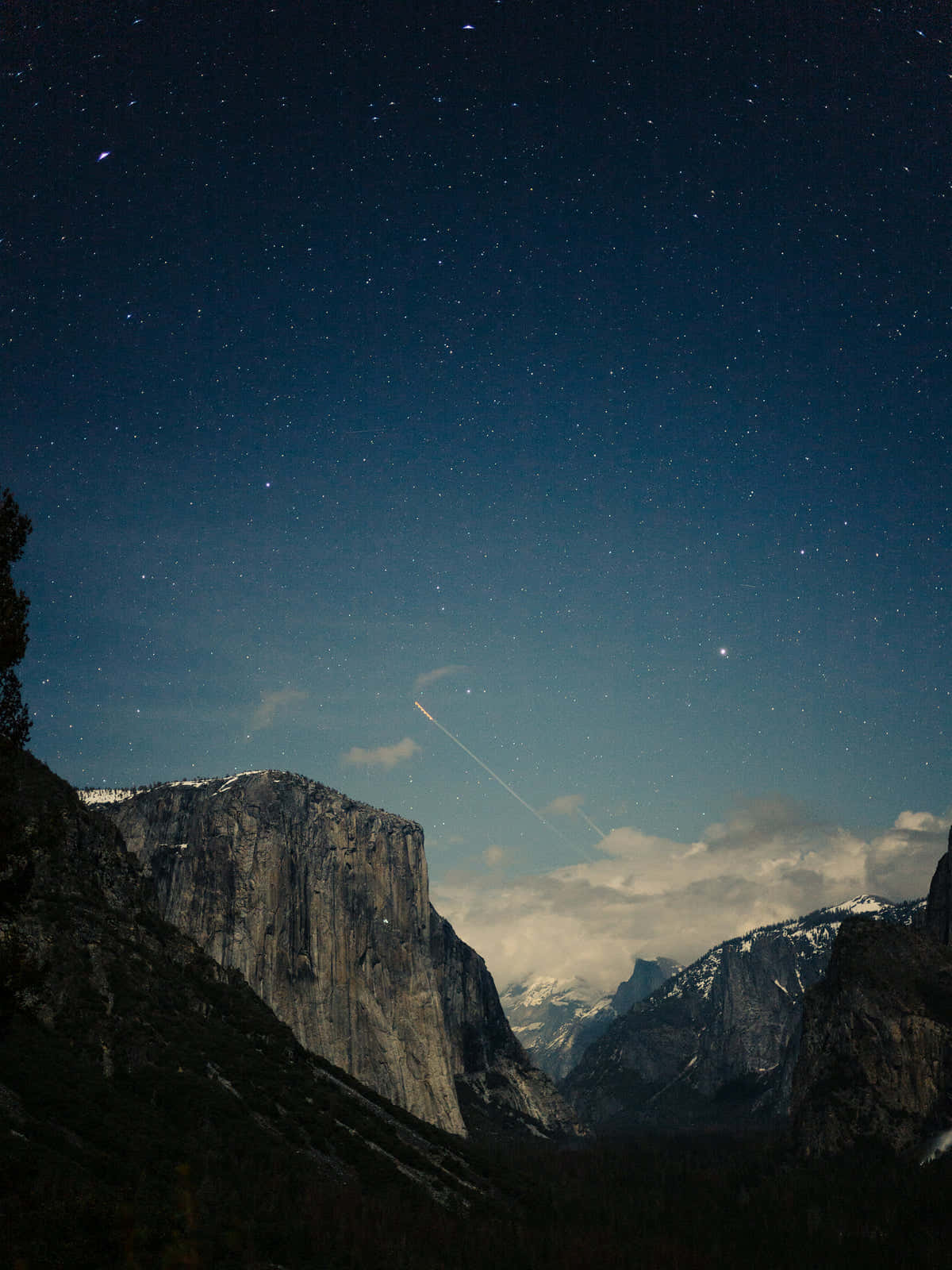 山脈與滿天繁星 壁紙