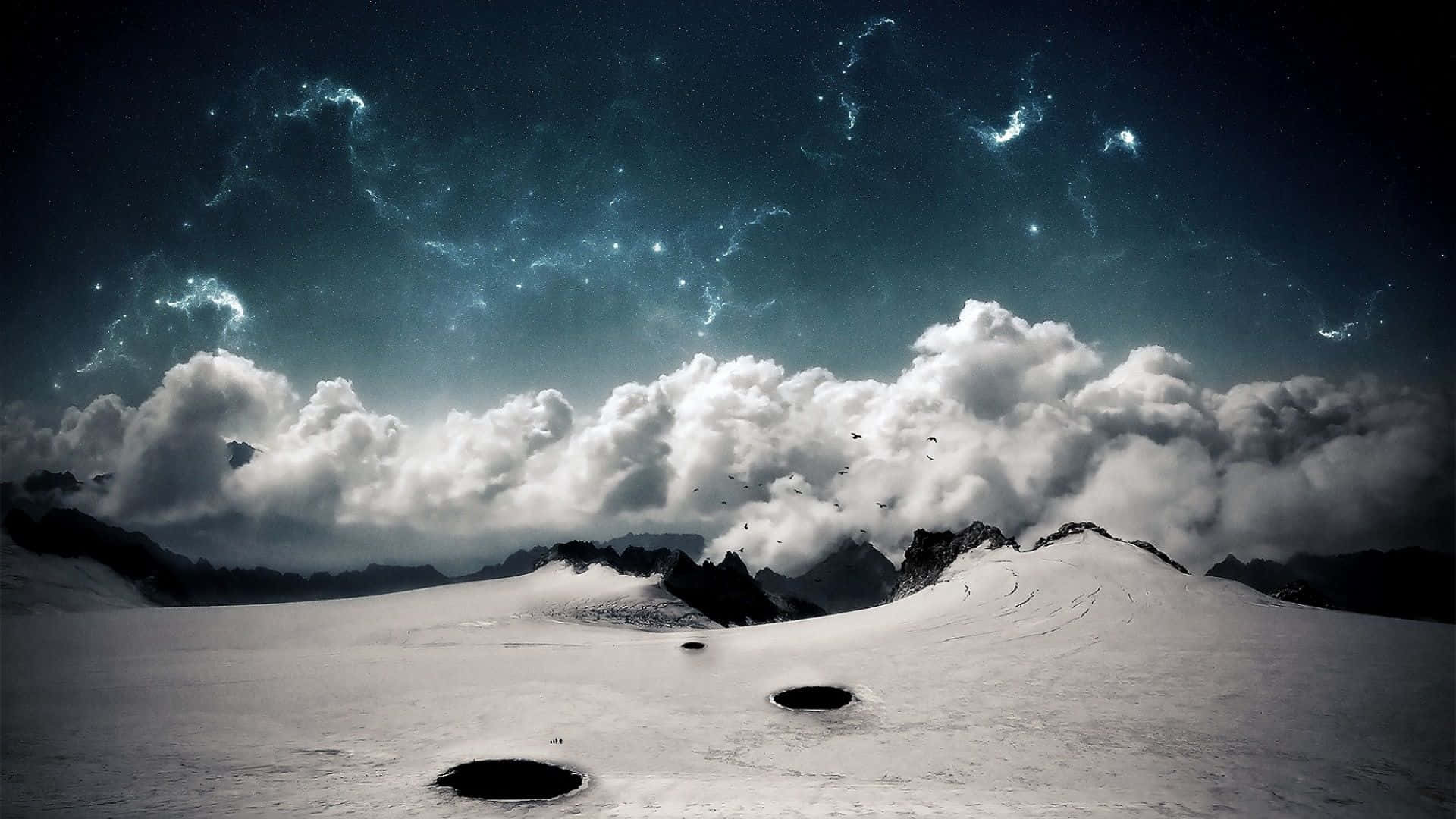 白雪覆蓋的山脈，在星空下，有發光的星雲和雲層。