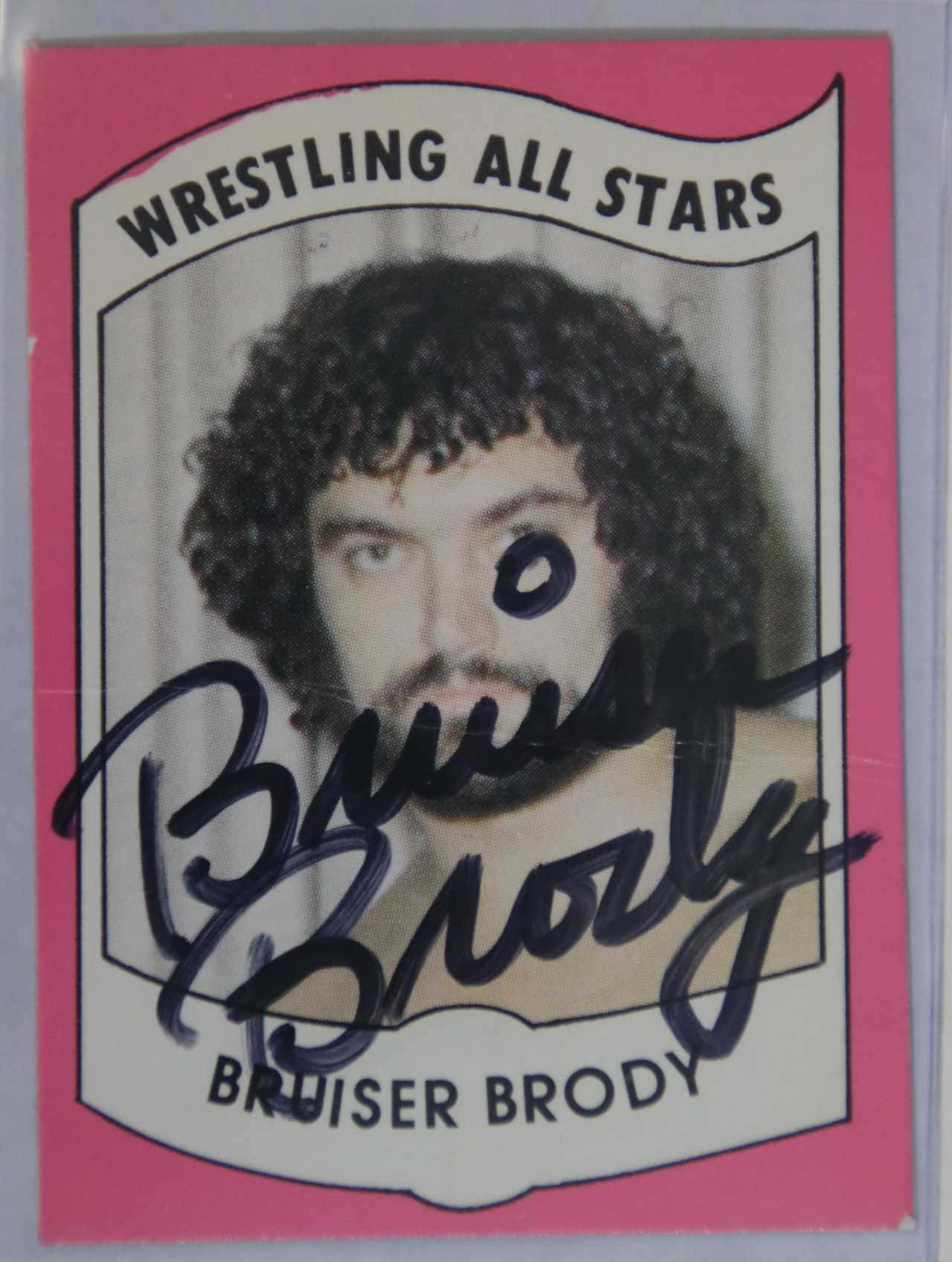 復古摔角卡，附有 Bruiser Brody 簽名及肖像。