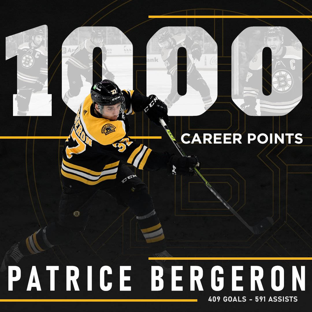 帕特里克·伯杰隆千分里程碑海報 壁紙 — 冰球運動員 Patrice Bergeron 身穿波士頓棕熊隊球衣，以大膽的圖形設計慶祝職業生涯 1000 分。