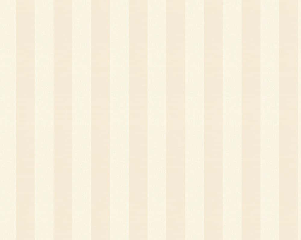 Cream Color 桌布 壁紙 — 帶有柔和奶油色和米色調的垂直條紋牆紙，營造出平靜而優雅的圖案。