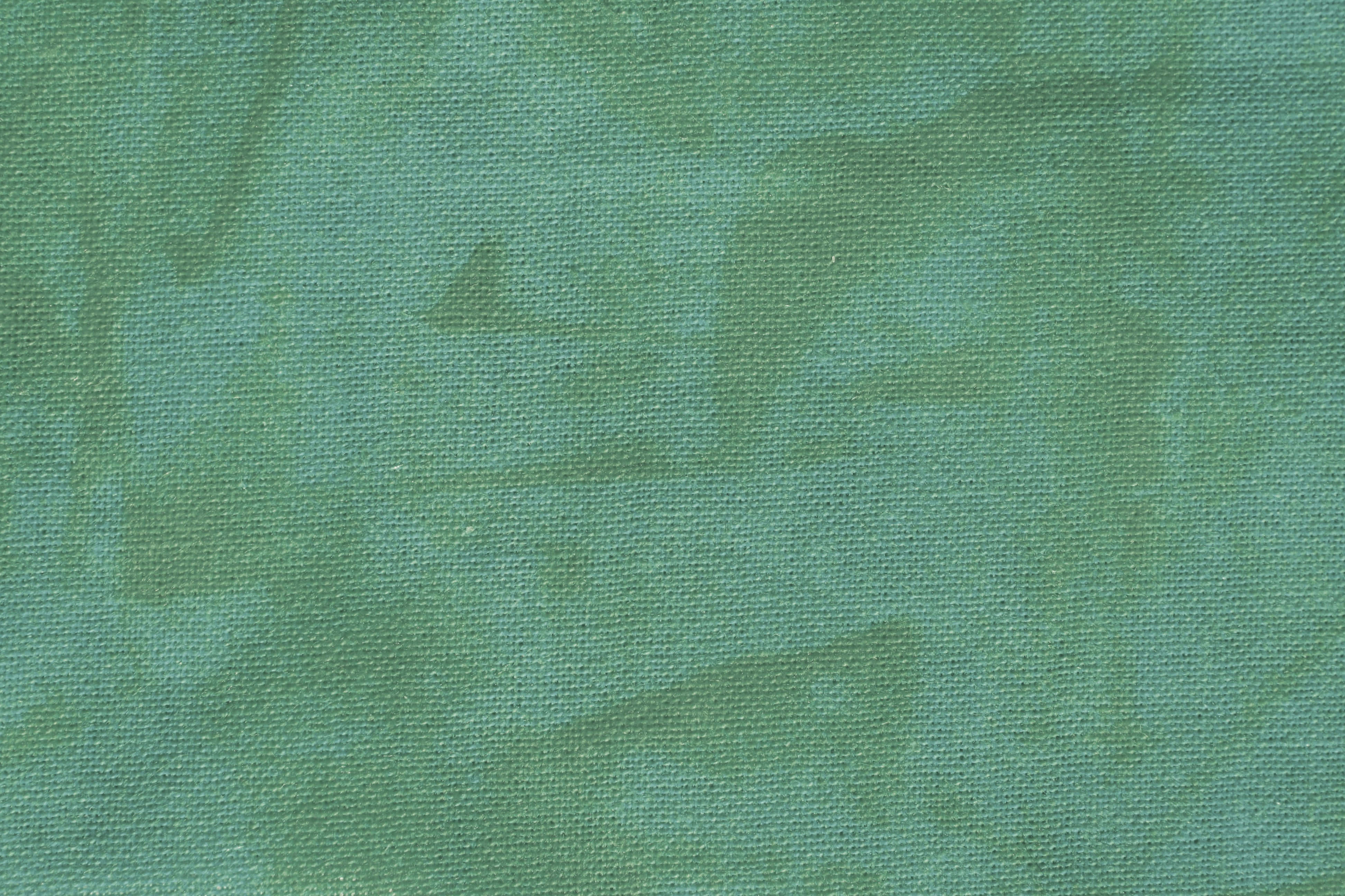 sage green aesthetic 桌布 壁紙 — 帶有細膩編織圖案和柔和漸變照明的紋理青綠色布料特寫。