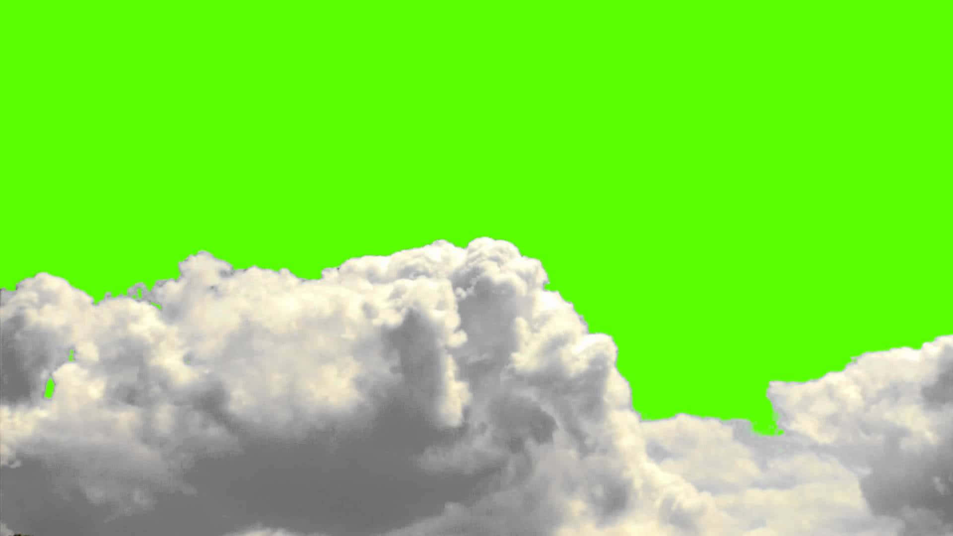 白雲在綠色屏幕背景上移動。