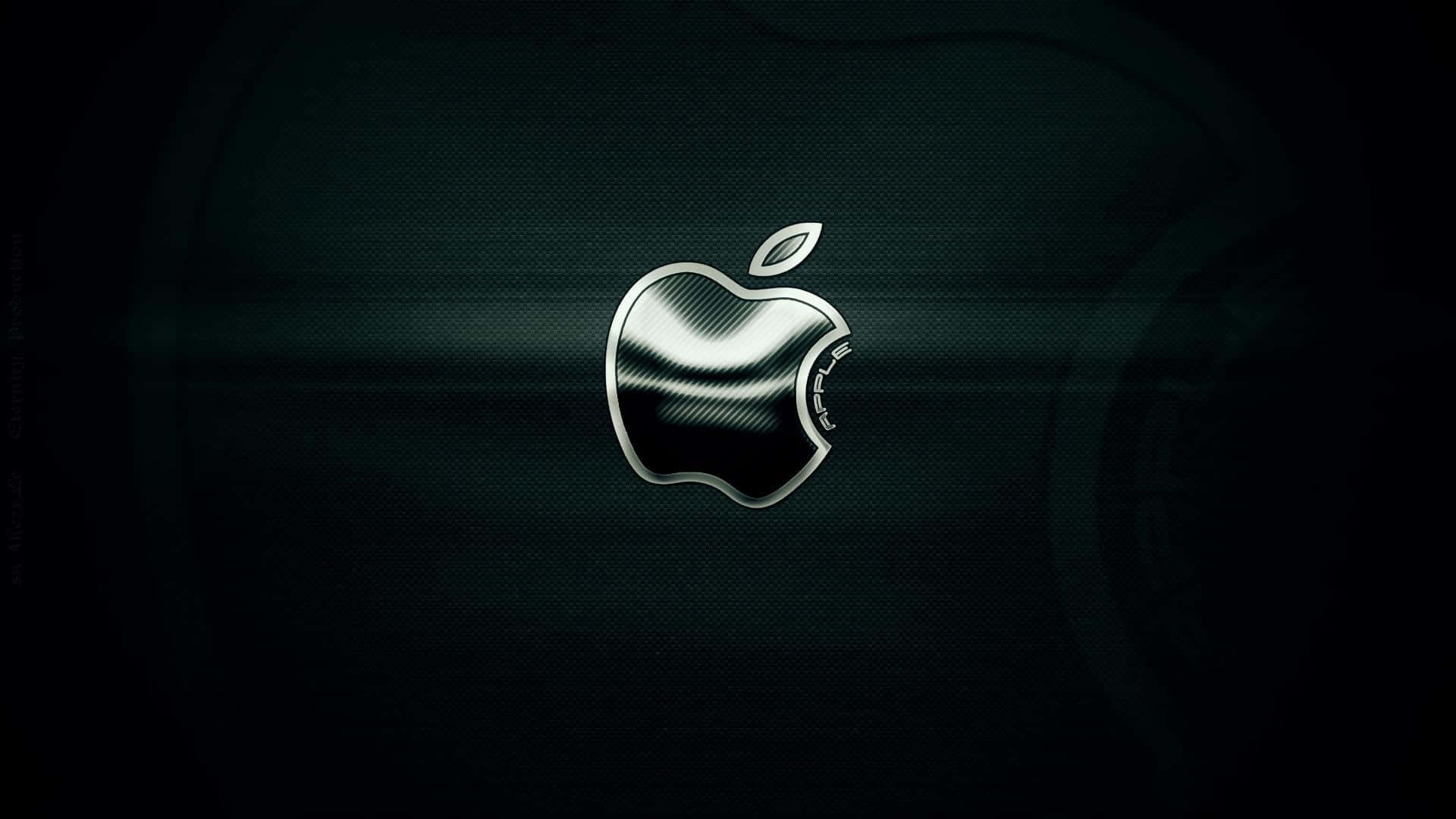 在深色紋理背景上帶有碳纖維圖案的光亮Apple標誌。