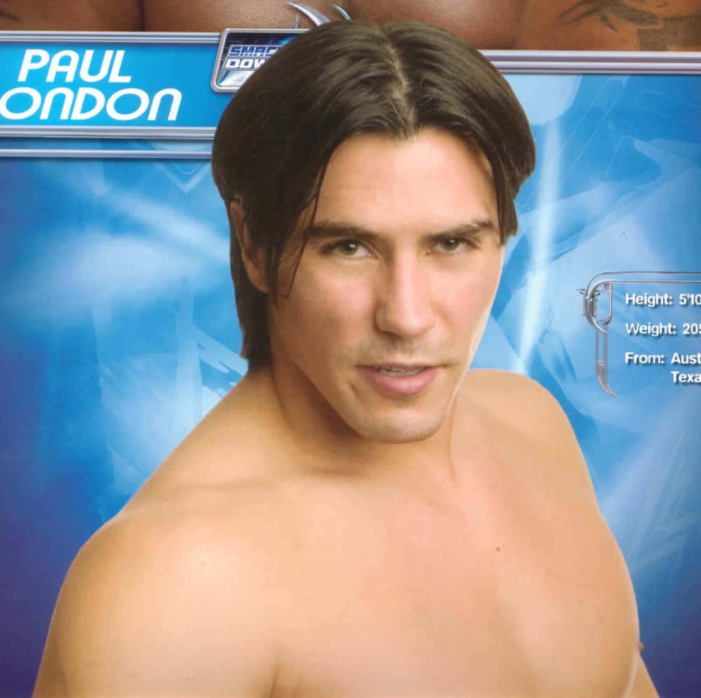 摔角手 Paul London 赤膊，藍色背景上帶有統計數據
