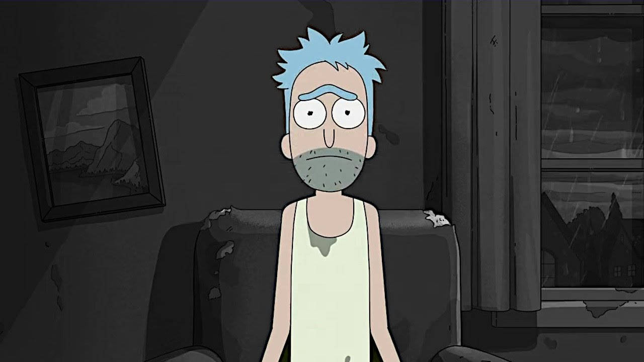 Rick Sanchez 坐在破舊梳化上，房間昏暗下雨，牆上有山景畫。