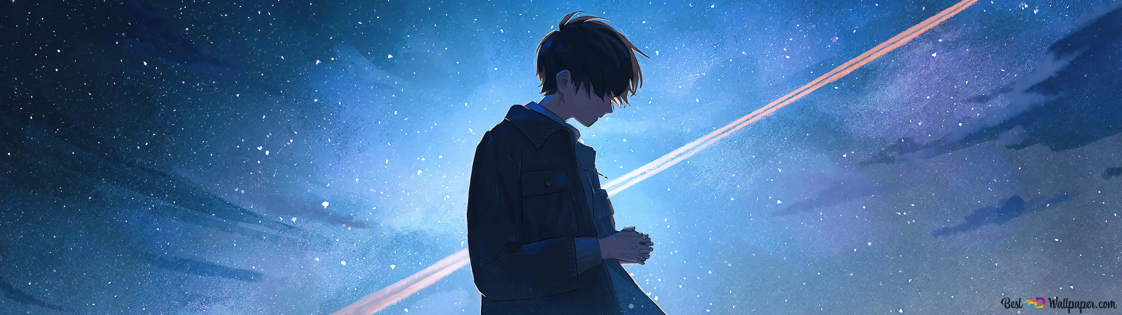 年輕美學動漫男孩仰望天空 壁紙 — 一個孤獨的動畫男孩穿著深色外套，站在繁星點點的夜空下，發光的宇宙光束劃破雲層。
