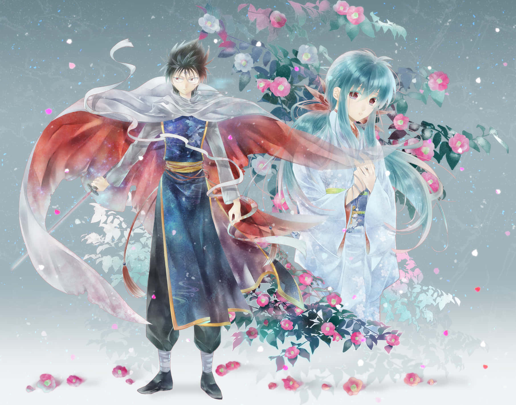 《幽遊白書》中釘崎與飛影聯手作戰 壁紙 — 兩個動漫角色身穿飄逸長袍，站在柔和的灰色背景前，周圍飄落著粉紅色的花瓣。