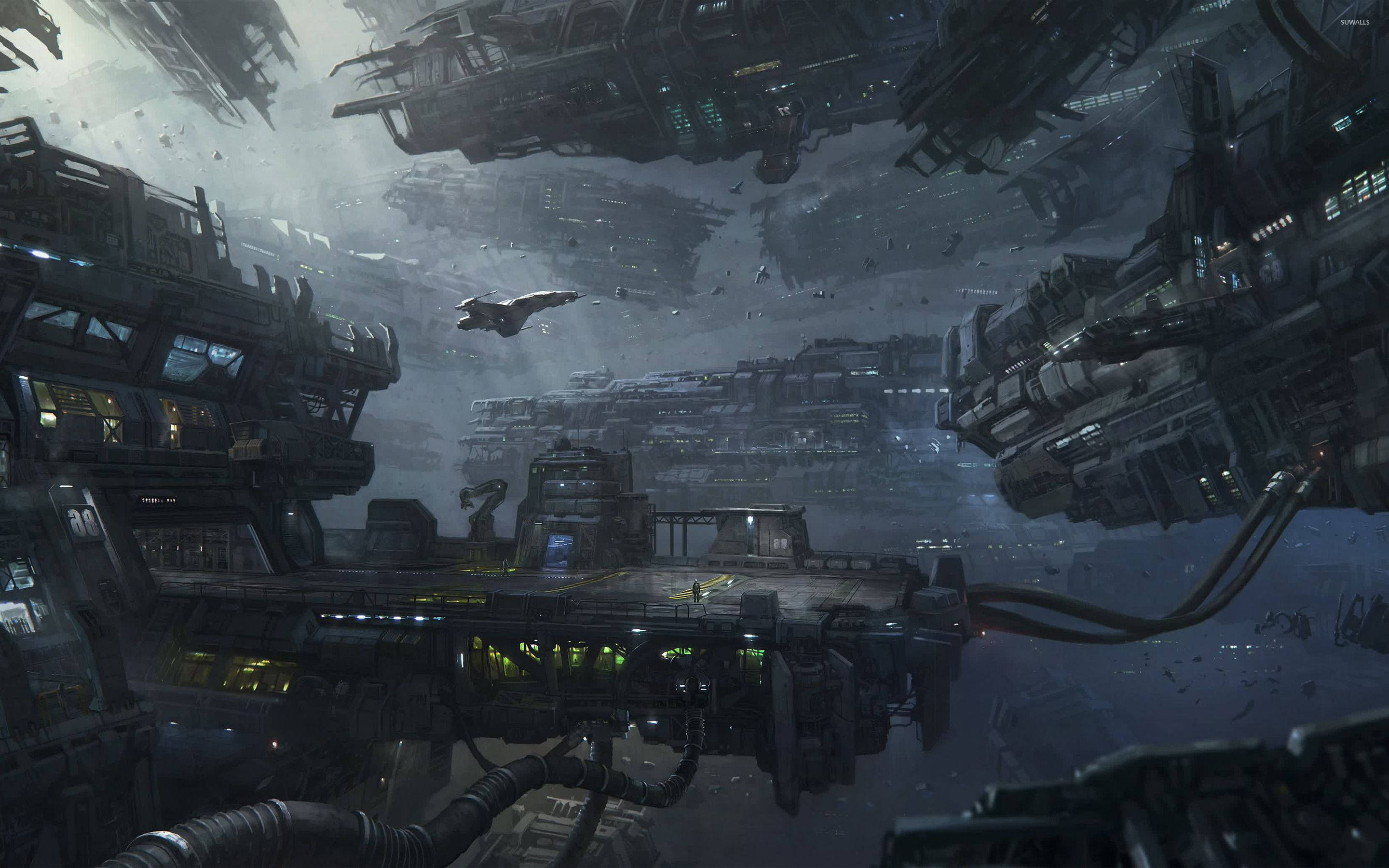 Star Citizen Space Station 壁紙 — 廣闊的未來城市景觀，擁有巨大的浮動結構和孤獨的太空船在迷霧、霓虹燈照亮的摩天大樓中航行。