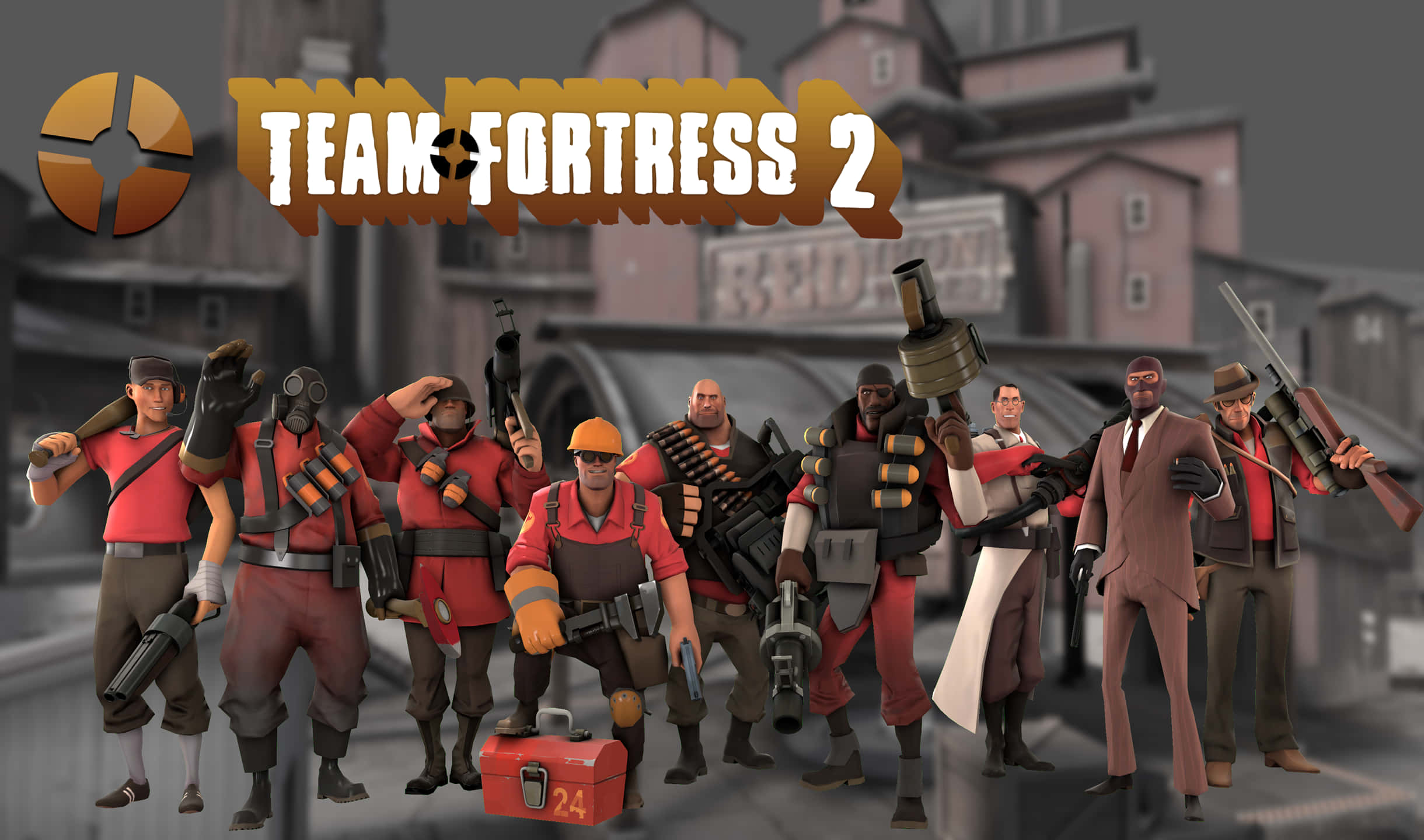 引人入勝的高解析度 Team Fortress 2 遊戲場景 壁紙 — Team Fortress 2 角色身穿紅色和棕色裝備，站在粗糙的城市環境中，遊戲標誌在上方。