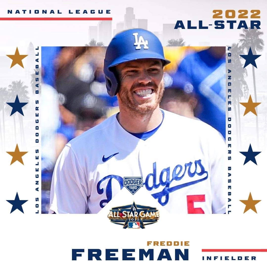 Freddie Freeman 身穿道奇隊全明星賽球衣，微笑著，背景有棕櫚樹和星星。